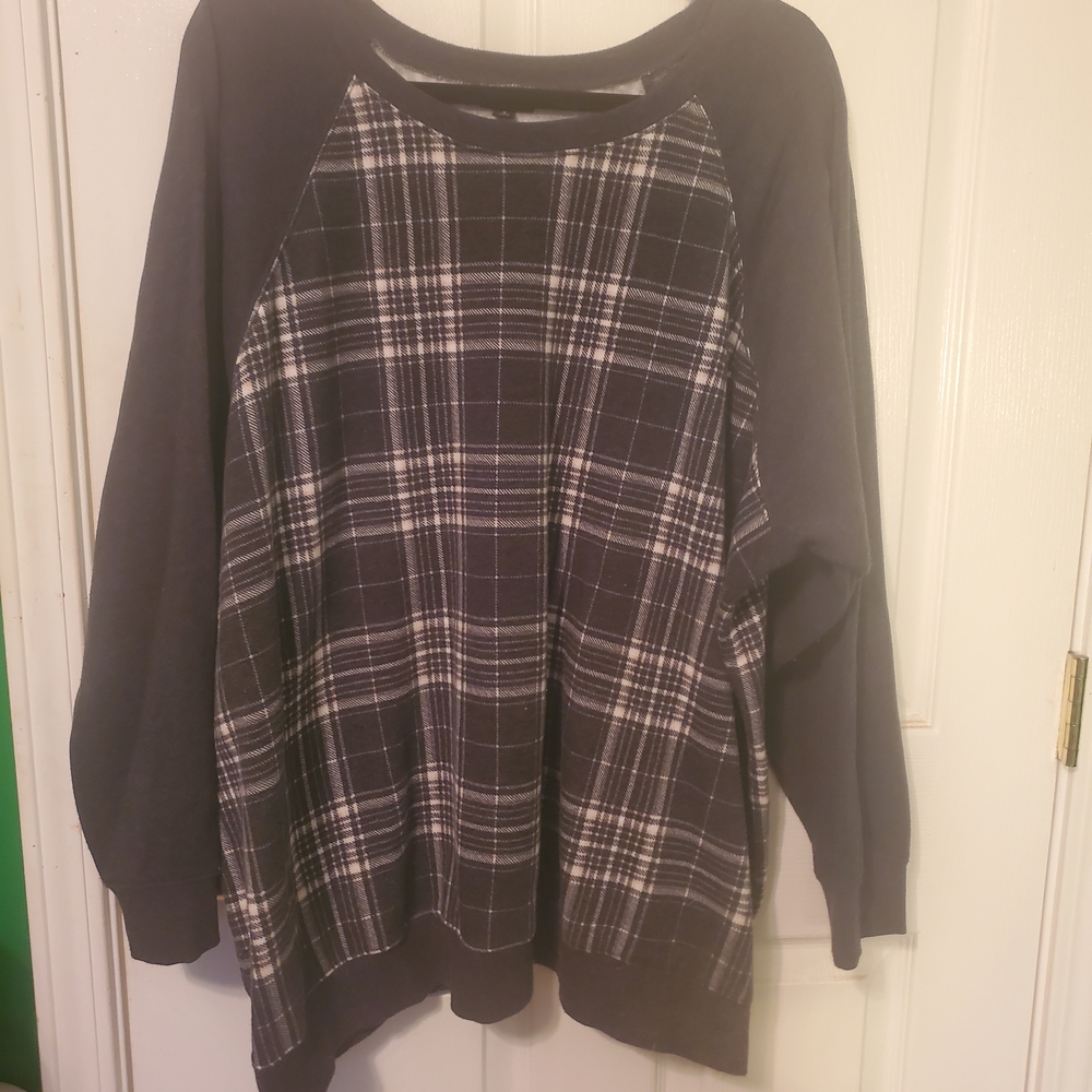 Torrid Size 4 Black and White Plaid Women's Sweatershirt